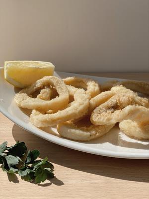 Calamares a la romana caseros servidos en Restaurante Cañadas