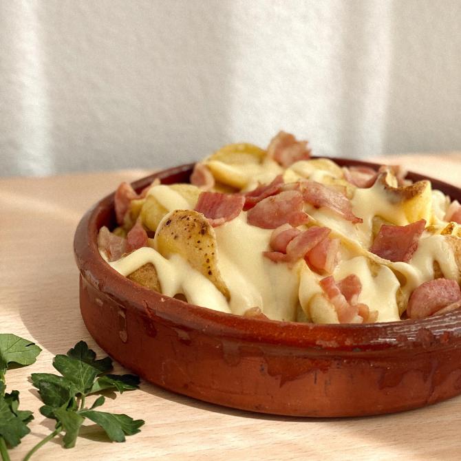 Tapa casera de patatas gratinadas con bacon en Castellón